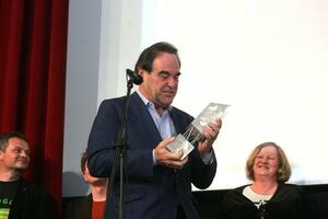 Oliver Stoun planira film o Putinu