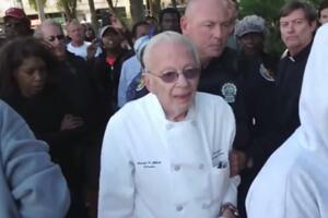 90-godišnjak bi mogao u zatvor jer je hranio beskućnike