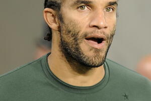 Dejvid Džejms bankrotio, prodaje sve što ima