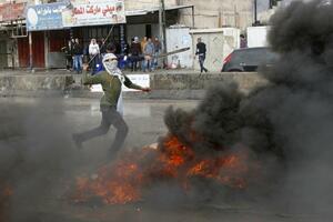 Sukob izraelske policije sa muslimanskim demonstrantima