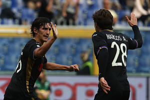 Palermo šokirao Milan, Savić pogodio u porazu "viole"