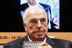 Helmut Kol kritikuje Zapad zbog izolacije Rusije