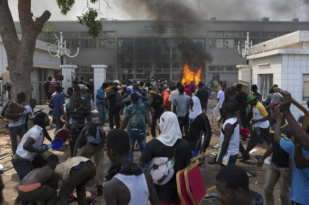 Burkina Faso, protesti protiv odluke šefa države da produži vladavinu, Foto: Reuters