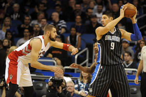 Batler presudio Minesoti, dabl-dabl Vučevića