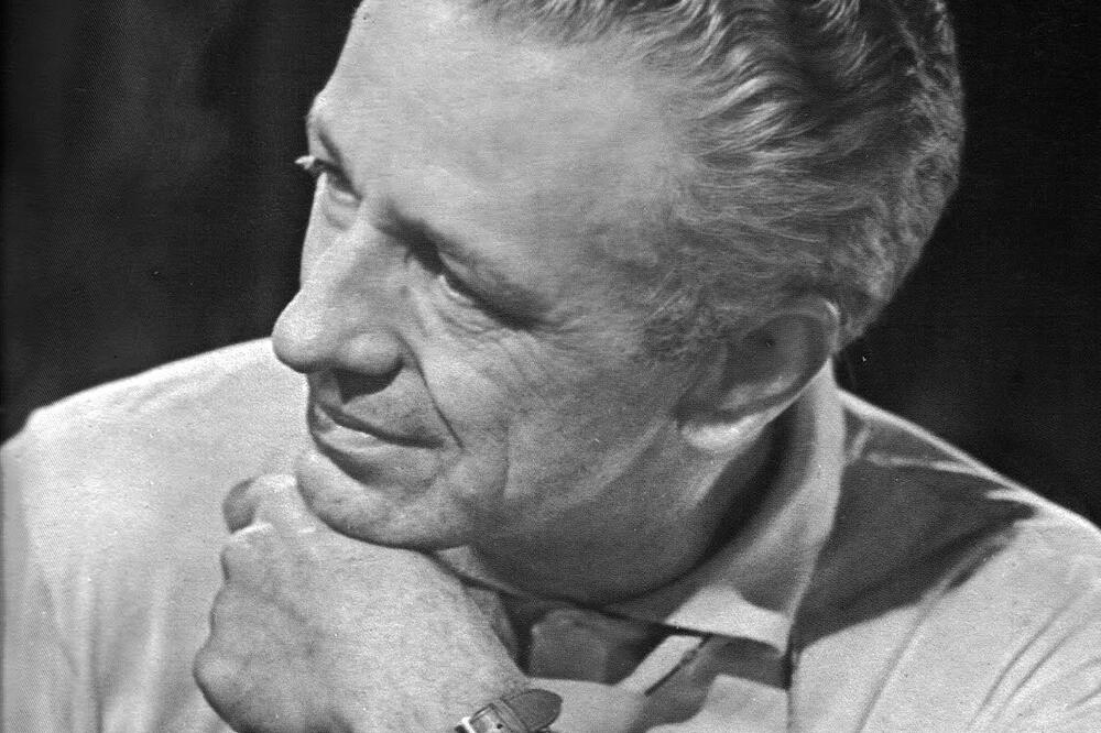 Nicholas Ray (Novina)