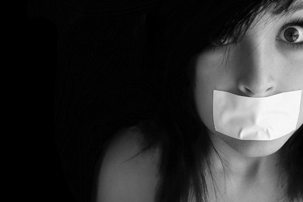 kleveta, Foto: Shutterstock.com