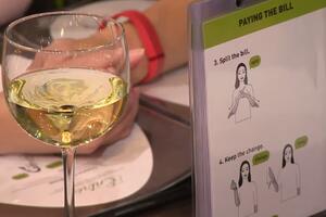 U ovom restoranu rade samo gluvonijeme osobe