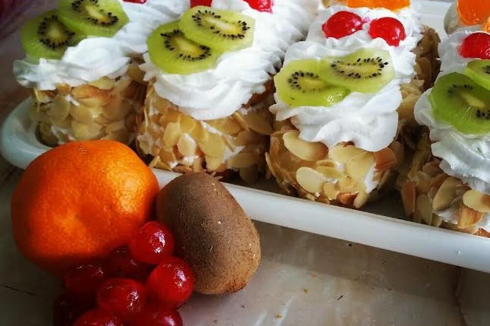 kolači, Mina, Foto: Screenshot