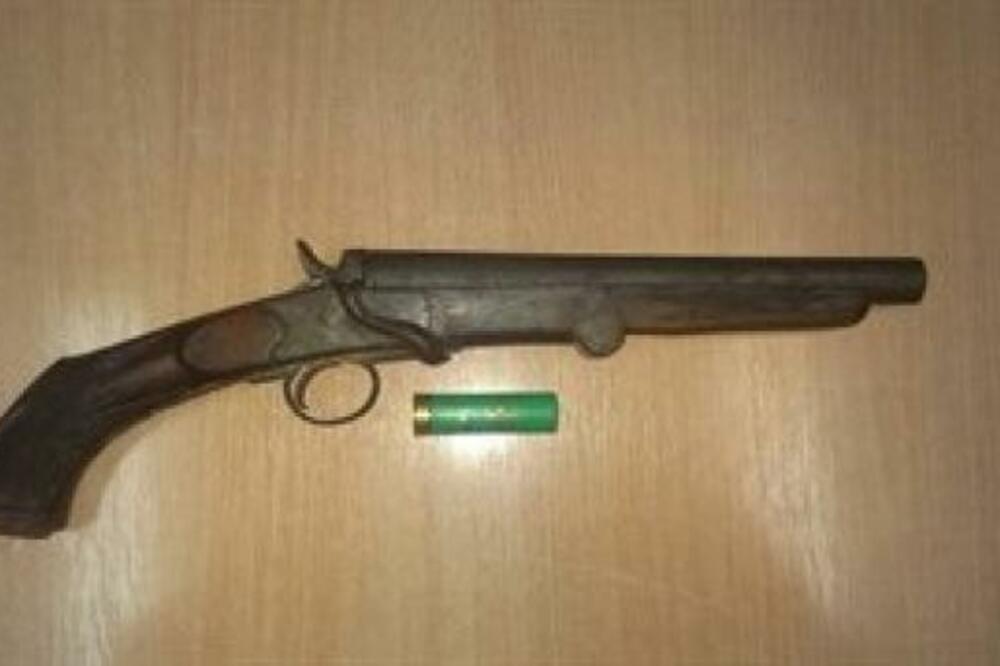 Pištolj kratež, Foto: Uprava policije