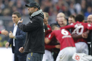 Borusija tone, Štutgart s devet života