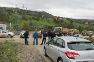 Mještani sela Zbljevo blokirali ulaznu kapiju kompanije Bemaks