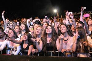 Uefa: Umjesto praznih stadiona, na tribine žene i djeca