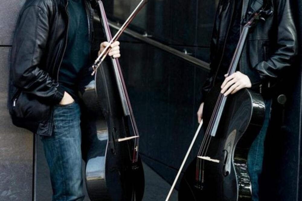 2 cellos, Foto: Facebook