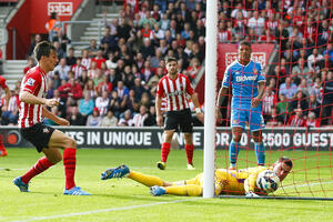 Manone vraća pare navijačima