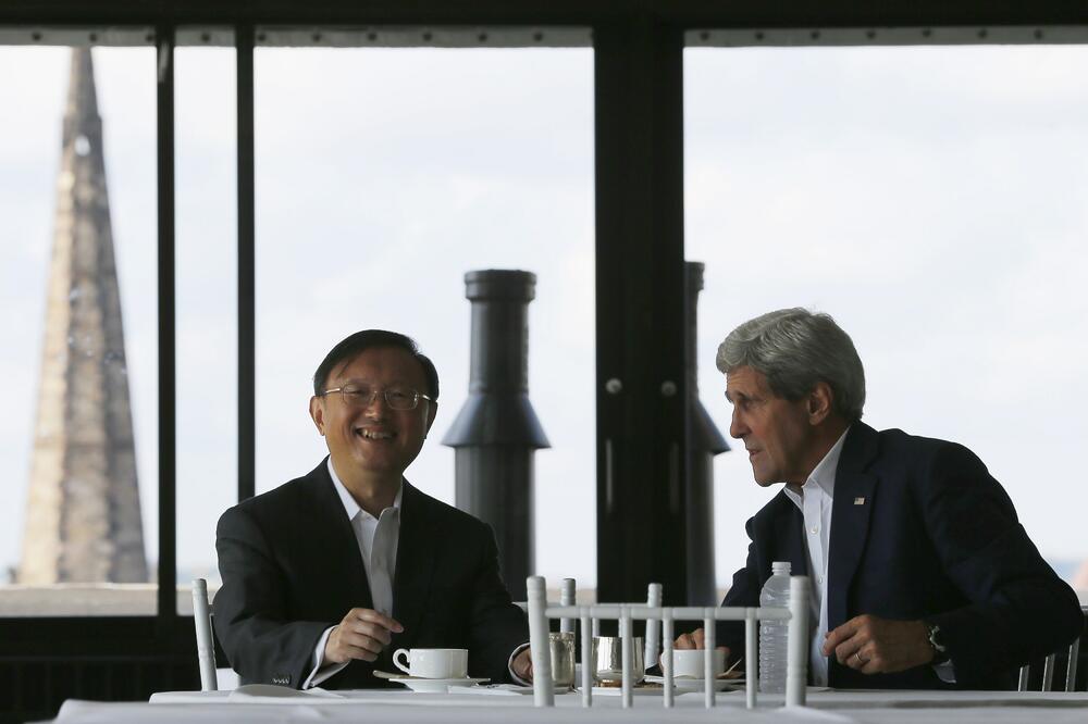 Jang Džieči i Džon Keri, Foto: Reuters
