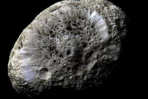 Saturnov satelit poput osinjeg gnezda