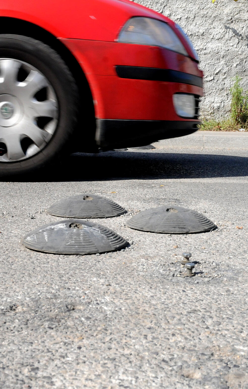 Vojvođanska ulica, usporivači