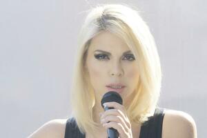 Mila Elegović snimila spot za pjesmu o lutalicama