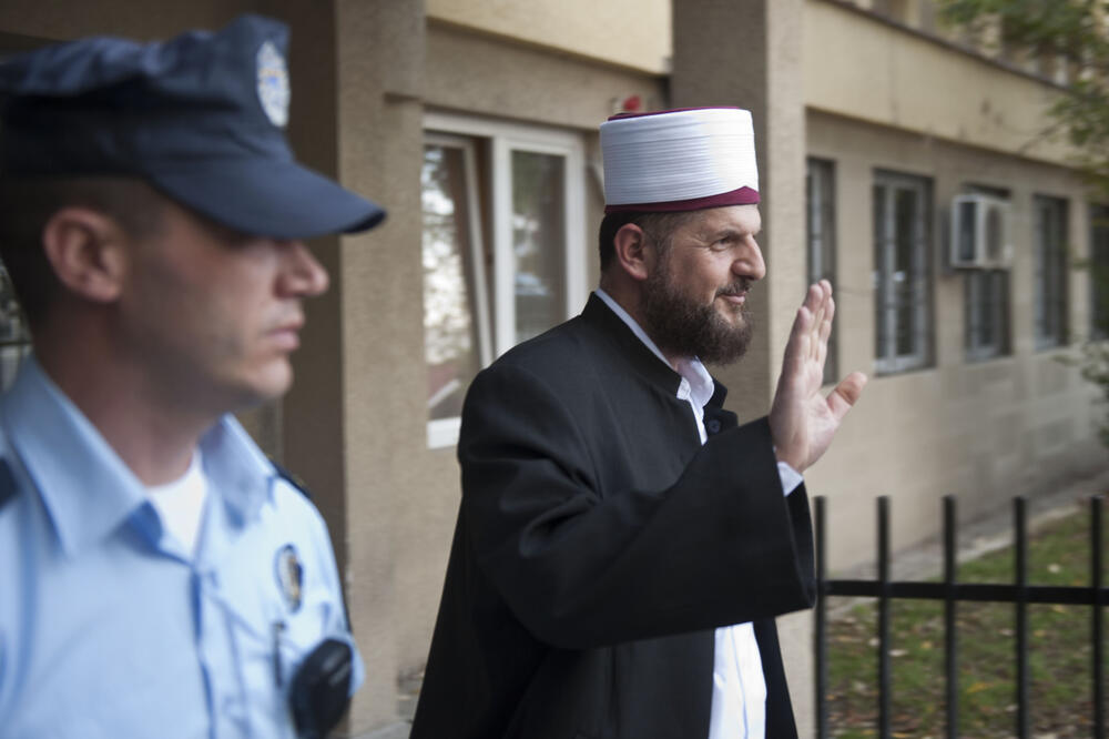 Krasnići napušta zgradu suda u Prištini, Foto: Beta/AP