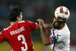 Umjesto da se sistem igre prilagođava njemu, Vučinić je žrtva...