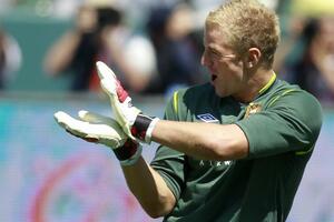 Novi ugovor za Harta