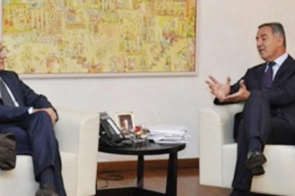 Milo Đukanović i Luka Kamerano, Foto: Gov.me