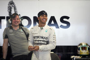 Mercedes ponovo najbolji, pol pozicija za Hamiltona