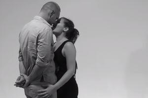 Šta biste uradili da vam porno zvijezda kaže "Dodirni me"?