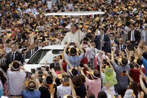 Papa dogodine u posjeti Francuskoj