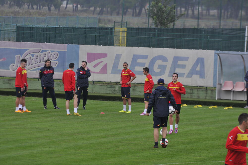 Fudbalska reprezentacija Crne Gore, Foto: Foto "Vijesti"