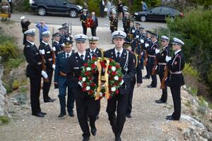 Delegacija Vojske Crne Gore položila vijenac na spomenik u...