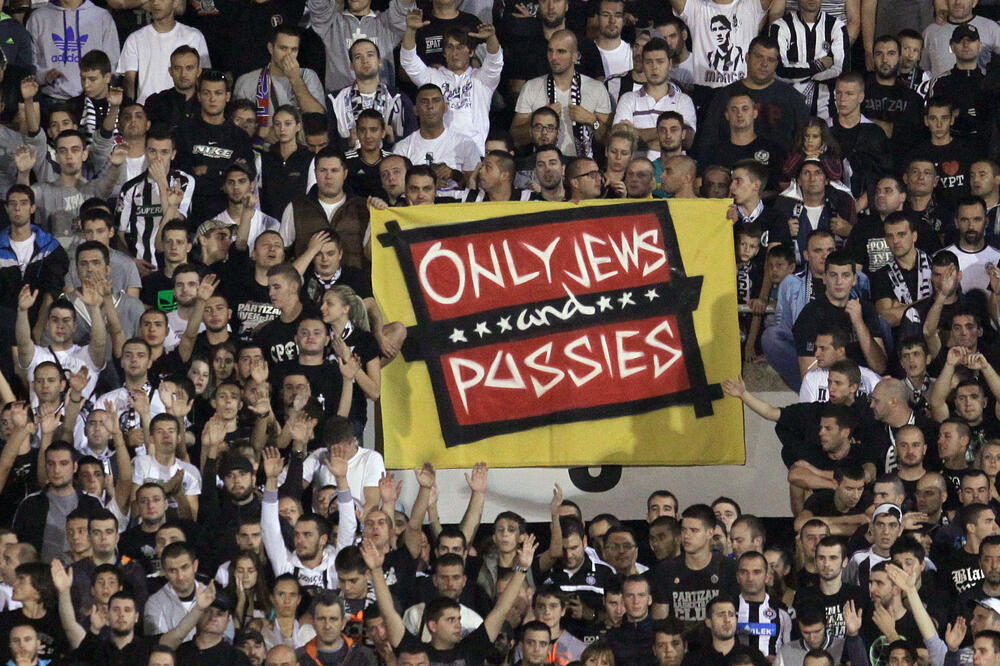 Transparent navijači Partizana Totenhem Jevreji, Foto: Beta/AP