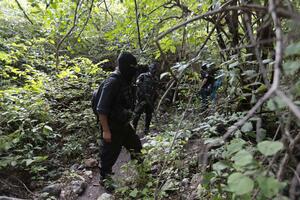 Meksiko: Iz masovne grobnice izvučeno  21 tijelo