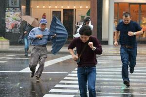 Tajfun ubio američkog vojnika na Okinavi, prijeti Tokiju