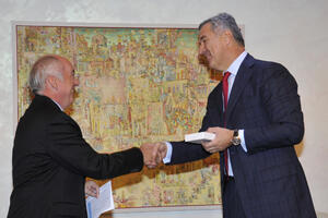 Šulc i Đukanović: Kvalitetna saradnja Vlade i zajednice investitora