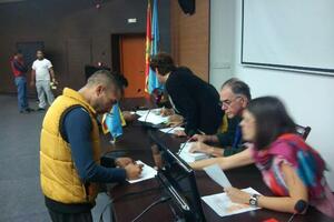 Tivat: Opština uručila pomoć djeci iz siromašnih i familija RAE...