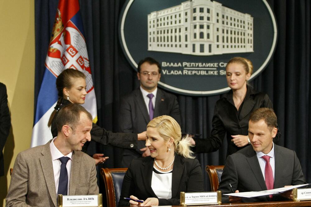 Lalić, Mihajlović i Mali potpisuju sporazum, Foto: Betaphoto