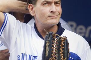 Šin opet u akciji: Napao zubara nožem