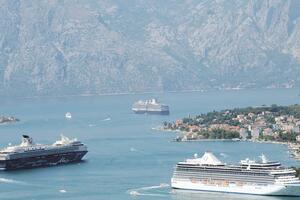 U Kotor uplovili megakruzeri sa oko 4,5 hiljada putnika