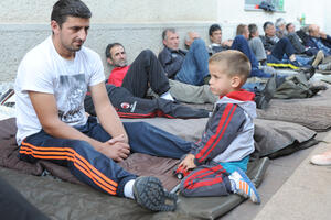 Poziv na skup ispred Vlade: "Karađorđeva je postala ulica života i...