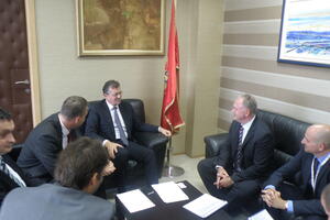 Gvozdenović i Sabo: Uspostavljanje direktne linije...