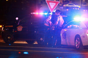 Ponovo nasilje u Fergusonu, ranjen policajac