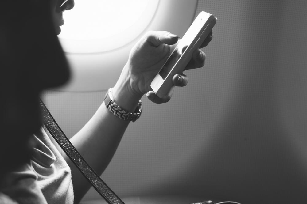 telefon, let, Foto: Shutterstock