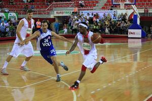 Budućnost Voli poražena od Karšijake