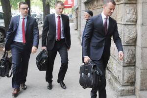 Radnicima KAP-a samo dva miliona