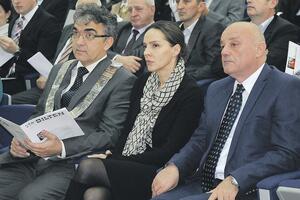 Disciplinovanje dekana