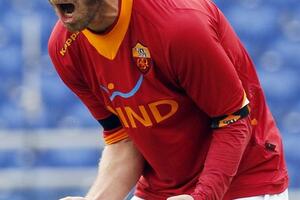 Roma u problemima zbog povreda, De Rosi pauzira mjesec dana