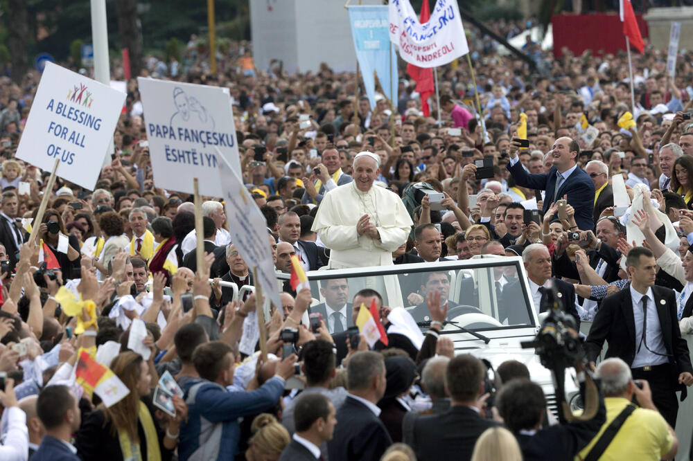 Papa u Tirani, Foto: Beta/AP