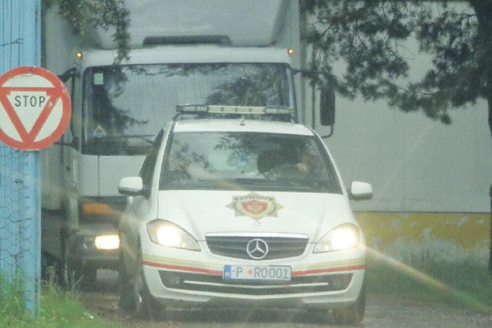 Policija, zaplijenjene cigarete, Foto: Arhiva "Vijesti"