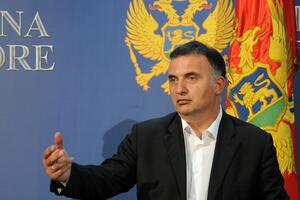 Milić i Popović čestitali Nikšićanima